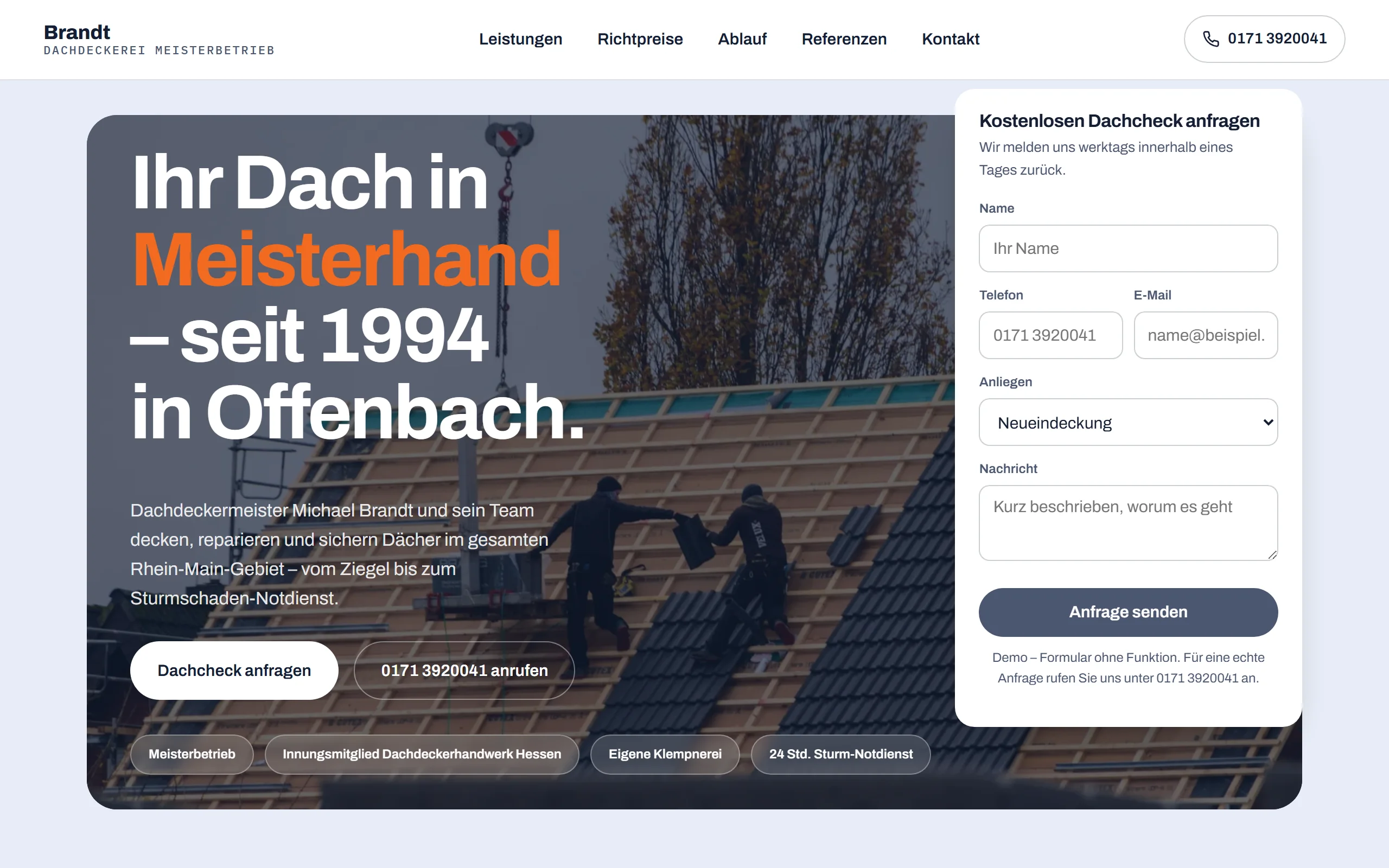 Startseite der Dachdeckerei Brandt in Offenbach: Hero „Ihr Dach in Meisterhand“ mit Anfrageformular