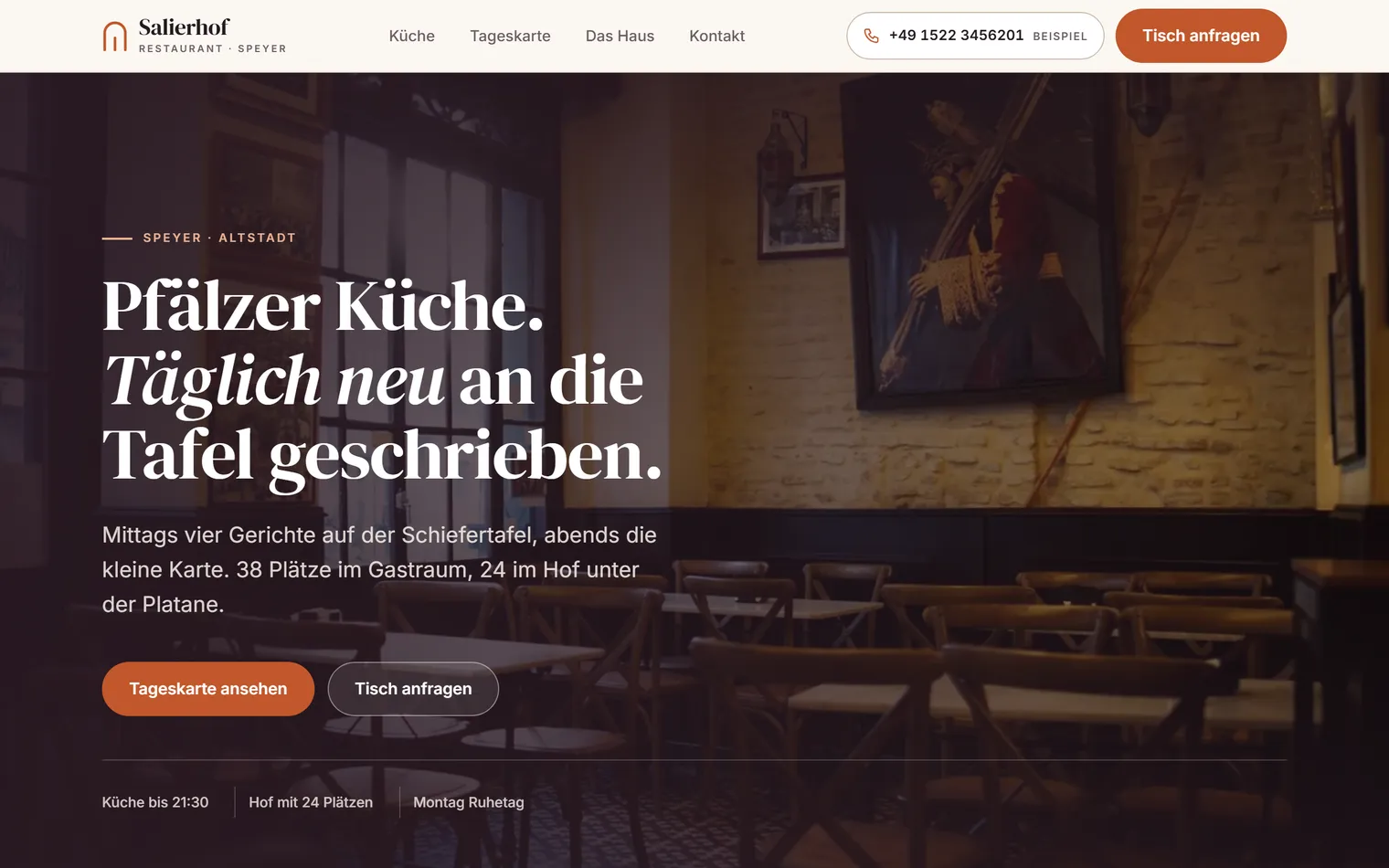 Startseite des Restaurants Salierhof in Speyer: Foto-Hero über die volle Breite mit der Zeile „Pfälzer Küche, täglich neu an die Tafel geschrieben“